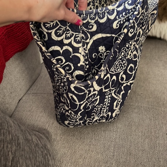 Vera Bradley Blue & White bag. - Picture 4 of 4